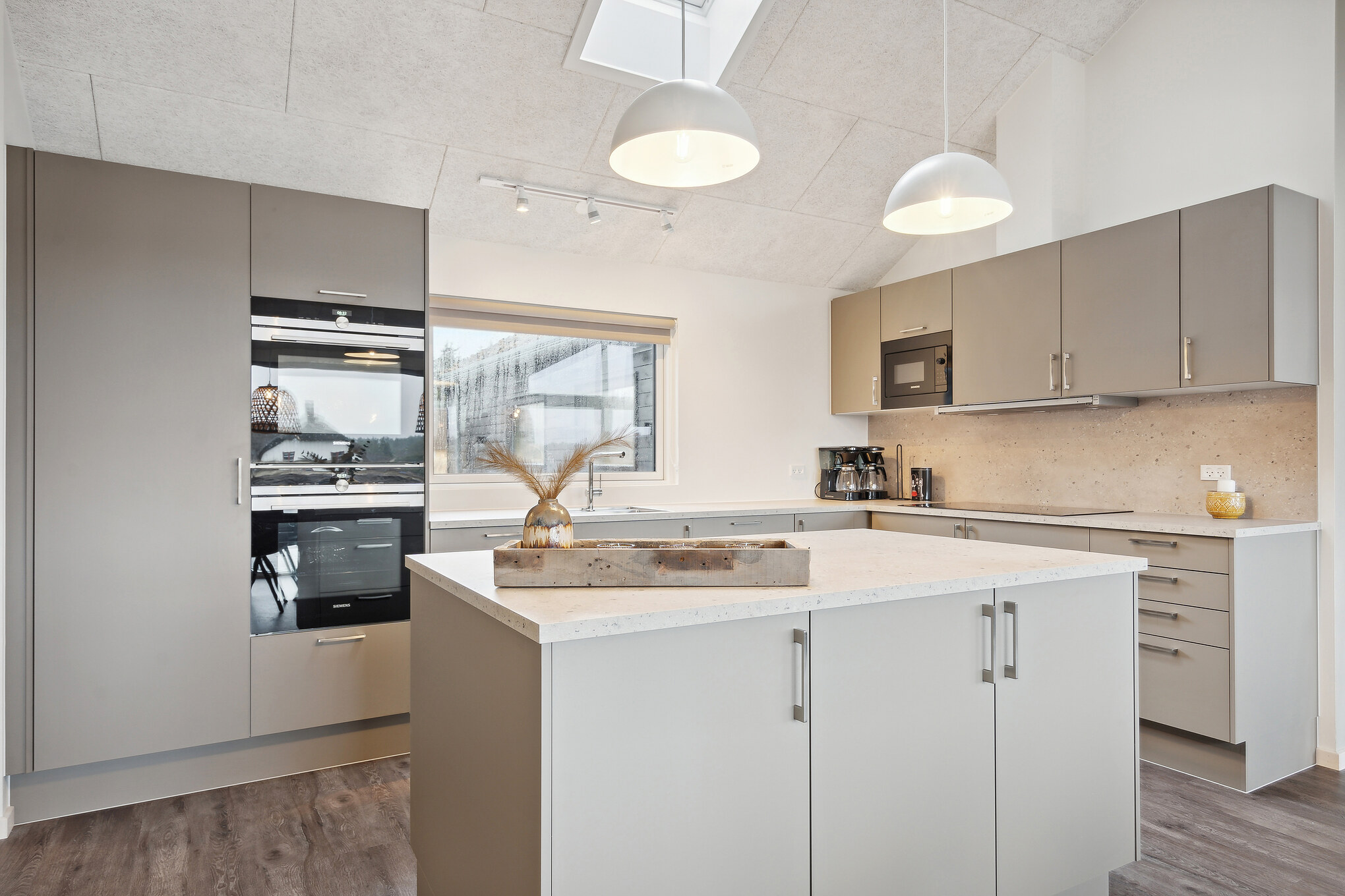 Die Küche in dem Luxusferienhaus Nr. 918 ist so gut ausgestattet, dass man problemlos Mahlzeiten für 18 Personen zubereiten kann.