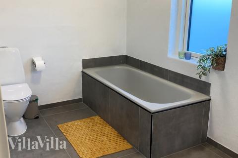 Im Luxusferienhaus Nr. 688 für 26 Personen gibt es Bad mit Dusche.