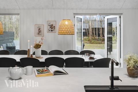 Gut ausgestattete Küche im Luxusferienhaus Nr. 905 in Lolland/Falster/Mön.