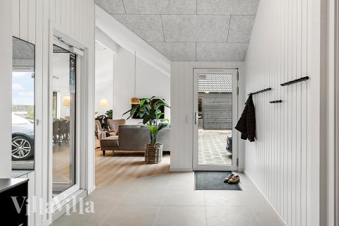 Der geräumige Eingangsbereich im Luxusferienhaus Nr. 905 in Lolland/Falster/Mön