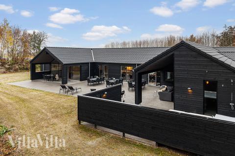 Dieses schöne Poolhaus Nr. 905 mit Platz für 30 Personen liegt in Lolland/Falster/Mön