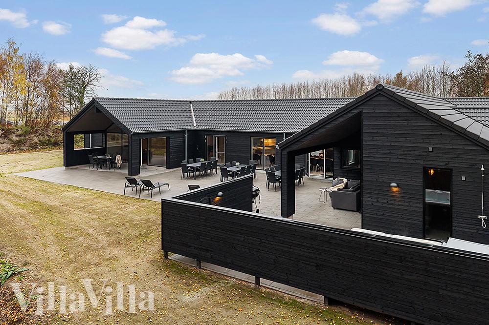 Dieses schöne Poolhaus Nr. 905 mit Platz für 30 Personen liegt in Lolland/Falster/Mön