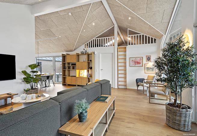 Die Couchecke im Luxusferienhaus Nr. 903 in Nordjütland.