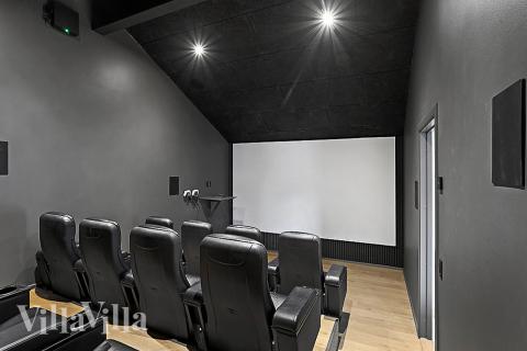 Neben den vielen schönen Stunden, die man im Poolbereich des Hauses verbringen kann, bietet das Luxusferienhaus 903 auch Spielevergnügen bei Billard/Tischtennis und Darts