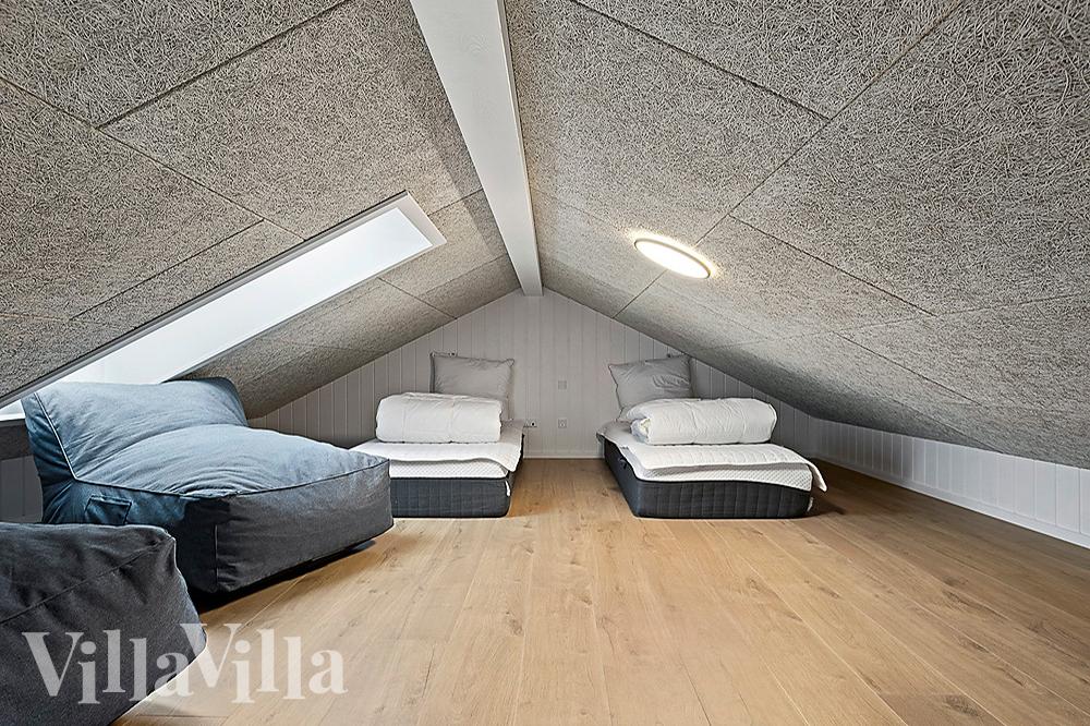 Einige der 20 Schlafgelegenheiten befinden sich im Luxusferienhaus Nr. 903 auf dem ausgebauten Dachboden