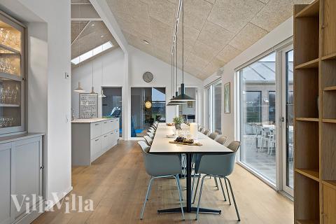 Aufenthaltsraum mit Platz für 20 im Luxusferienhaus Nr. 903.