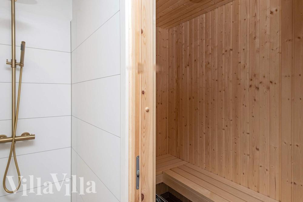 Genießen Sie die heiße Sauna im Luxusferienhaus Nr. 938 für 16 Personen