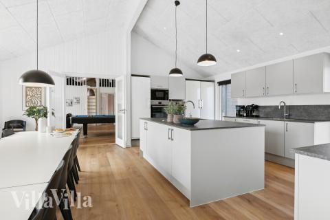 Gut ausgestattete Küche im Luxusferienhaus Nr. 923 in Lolland/Falster/Mön.