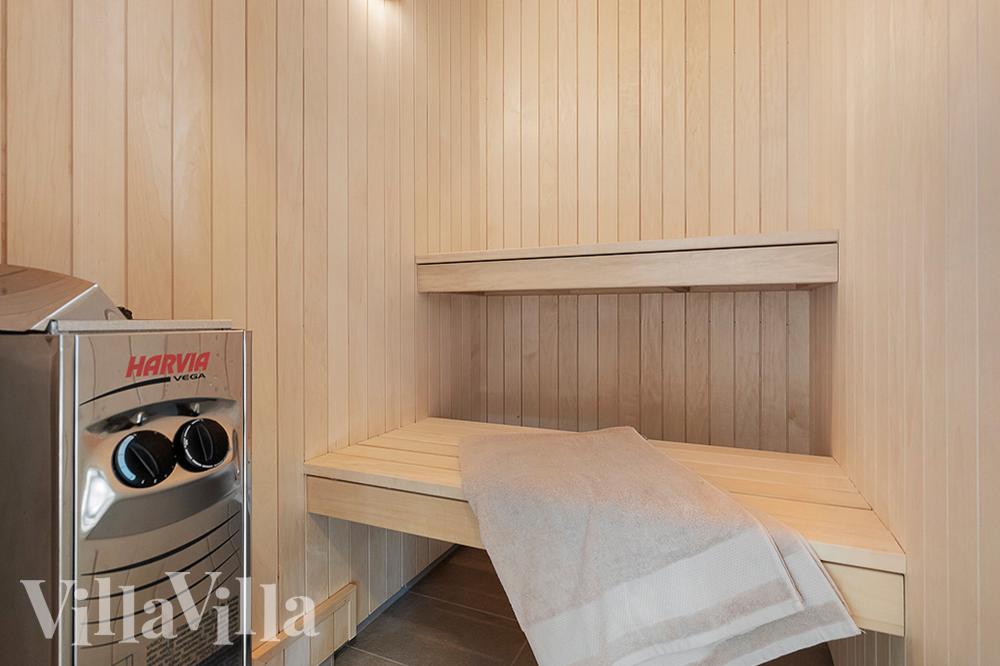 Genießen Sie die heiße Sauna im Luxusferienhaus Nr. 808 für 20 Personen