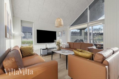 Die Couchecke im Luxusferienhaus Nr. 802 in Ostjütland.