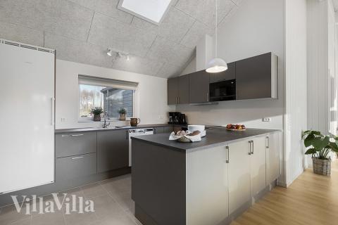 Die Küche in dem Luxusferienhaus Nr. 802 ist so gut ausgestattet, dass man problemlos Mahlzeiten für 16 Personen zubereiten kann.