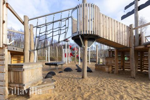 Neben den vielen schönen Stunden, die man im Poolbereich des Hauses verbringen kann, bietet das Luxusferienhaus 802 auch zahlreiche Freizeitangebote im Freien