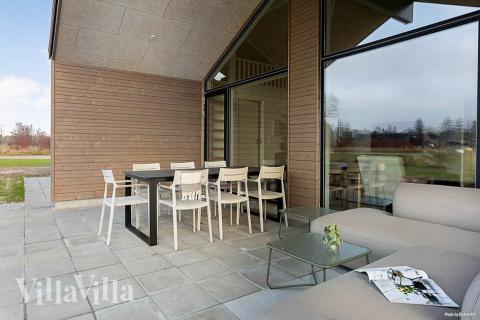Genießen Sie einen Grillabend auf der Terrasse des Luxusferienhauses Nr. 903 in Nordjütland