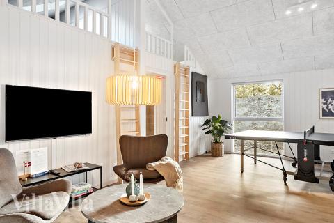 Neben den vielen schönen Stunden, die man im Poolbereich des Hauses verbringen kann, bietet das Luxusferienhaus 911 auch Spielevergnügen bei Billard/Tischtennis und Darts