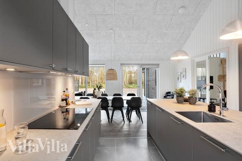 Die Küche in dem Luxusferienhaus Nr. 911 ist so gut ausgestattet, dass man problemlos Mahlzeiten für 20 Personen zubereiten kann.