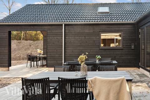 Große Terrasse am Luxusferienhaus Nr. 911 in Lolland/Falster/Mön.