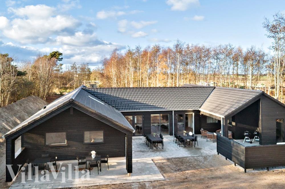 Dieses schöne Poolhaus Nr. 911 mit Platz für 20 Personen liegt in Lolland/Falster/Mön