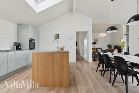 Die Küche in dem Luxusferienhaus Nr. 927 ist so gut ausgestattet, dass man problemlos Mahlzeiten für 8 Personen zubereiten kann.