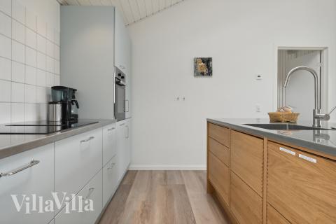 Gut ausgestattete Küche im Luxusferienhaus Nr. 927 in Bornholm.