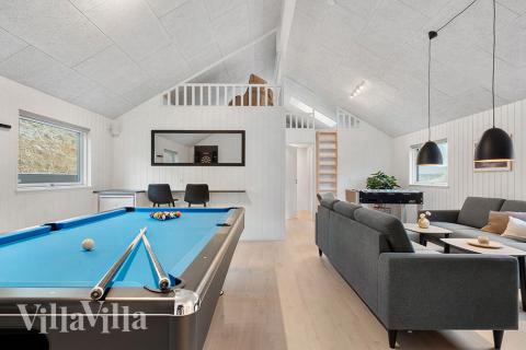 Neben den vielen schönen Stunden, die man im Poolbereich des Hauses verbringen kann, bietet das Luxusferienhaus 900 auch Spielevergnügen bei Billard/Tischtennis und Darts