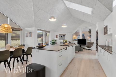 Die Küche in dem Luxusferienhaus Nr. 900 ist so gut ausgestattet, dass man problemlos Mahlzeiten für 18 Personen zubereiten kann.