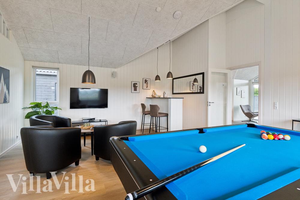 Aktivitätsraum im Luxusferienhaus Nr. 921 mit 7 Schlafzimmern und Platz für 18 Gäste.