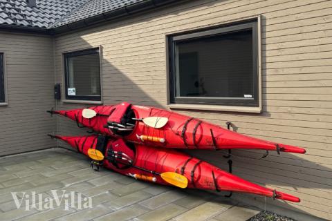 Zu dem attraktiven Ferienhaus Nr. 665 in Fünen und seine Inseln gehört auch ein tolles Angebot im Außenbereich, z. B. Spieleturm und Schaukeln