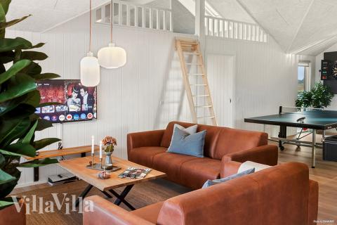 Das Luxusferienhaus 910 für 30 Personen hat einen großen Aktivitätsraum mit u. a. Billard und Darts