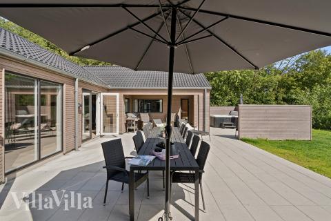 Das Luxusferienhaus Nr. 934 hat eine tolle Terrasse, die mit hochwertigen Gartenmöbeln für 26 Personen ausgestattet ist.