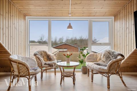 Aufenthaltsraum mit Platz für 26 im Luxusferienhaus Nr. 688.