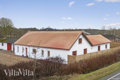 Dieses schöne Poolhaus Nr. 688 mit Platz für 26 Personen liegt in Westjütland