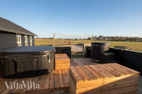 Im Luxusferienhaus Nr. 637 gibt es einen Whirlpool und 10 Schlafzimmer.