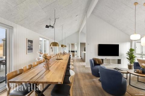 Der Aufenthaltsraum bietet Platz für 30 Personen, wenn ihr das Ferienhaus 910 in Lolland/Falster/Mön besucht.