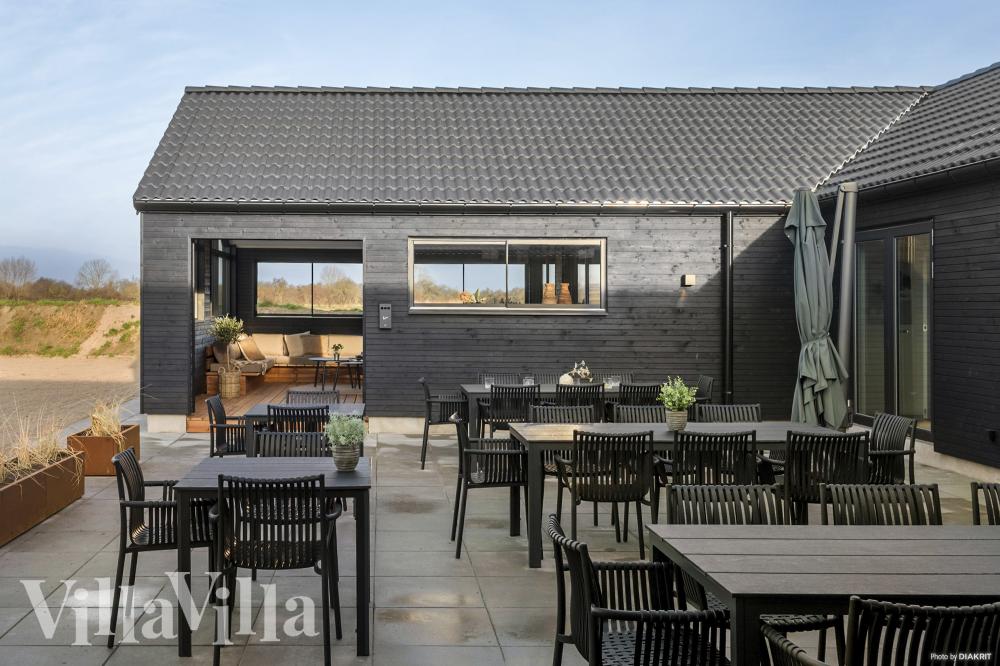 Große Terrasse am Luxusferienhaus Nr. 910 in Lolland/Falster/Mön.