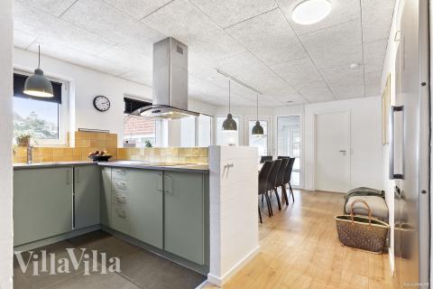 Die Küche in dem Luxusferienhaus Nr. 926 ist so gut ausgestattet, dass man problemlos Mahlzeiten für 14 Personen zubereiten kann.