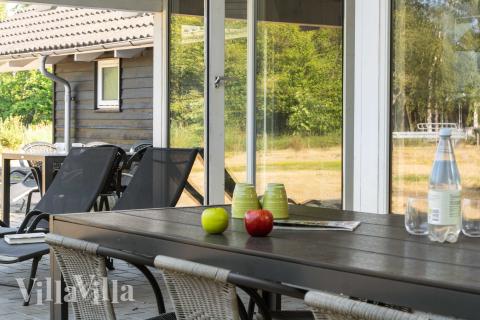 Das Luxusferienhaus Nr. 159 hat eine tolle Terrasse, die mit hochwertigen Gartenmöbeln für 12 Personen ausgestattet ist.