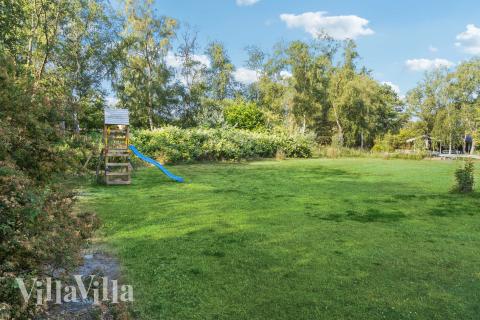 Neben den vielen schönen Stunden, die man im Poolbereich des Hauses verbringen kann, bietet das Luxusferienhaus 159 auch zahlreiche Freizeitangebote im Freien