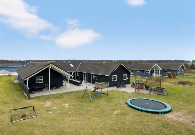 Dieses schöne Poolhaus Nr. 196 mit Platz für 22 Personen liegt in Nordjütland