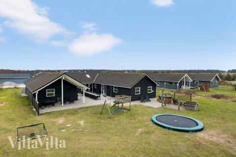 Dieses schöne Poolhaus Nr. 196 mit Platz für 22 Personen liegt in Nordjütland