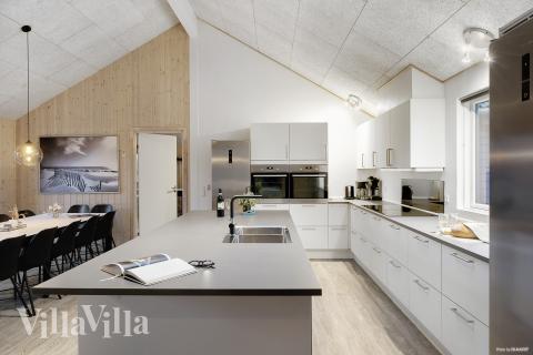 Gut ausgestattete Küche im Luxusferienhaus Nr. 314 in Lolland/Falster/Mön.