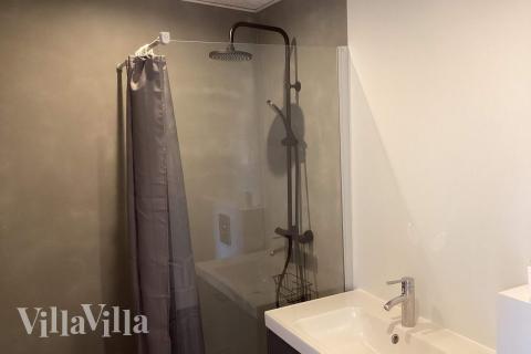 Eines der Badezimmer im Luxusferienhaus Nr. 924