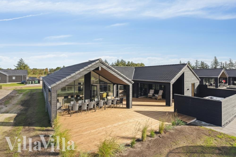 Dieses schöne Poolhaus Nr. 599 mit Platz für 16 Personen liegt in Südjütland