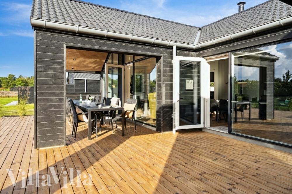 Große Terrasse am Luxusferienhaus Nr. 599 in Südjütland.