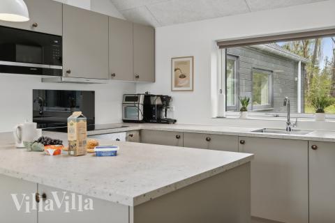 Gut ausgestattete Küche im Luxusferienhaus Nr. 915 in Fünen und seine Inseln.