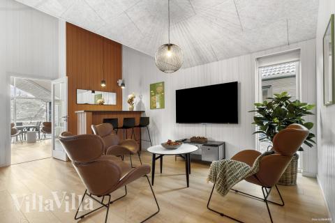 Das Luxusferienhaus 810 für 18 Personen hat einen großen Aktivitätsraum mit u. a. Billard und Darts