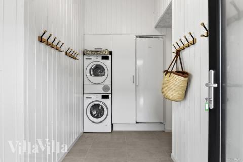 Der geräumige Eingangsbereich im Luxusferienhaus Nr. 810 in Ostjütland