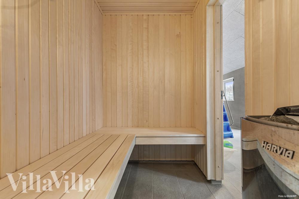 Genießen Sie die heiße Sauna im Luxusferienhaus Nr. 814 für 26 Personen