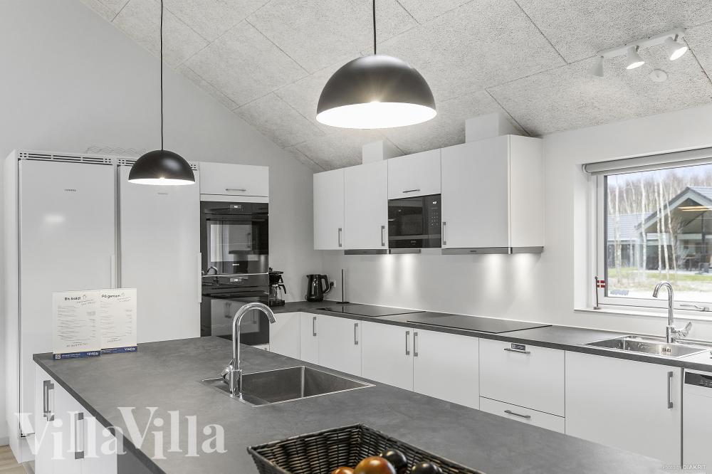 Die Küche in dem Luxusferienhaus Nr. 814 ist so gut ausgestattet, dass man problemlos Mahlzeiten für 26 Personen zubereiten kann.
