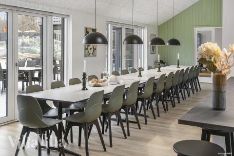 Aufenthaltsraum mit Platz für 26 im Luxusferienhaus Nr. 814.