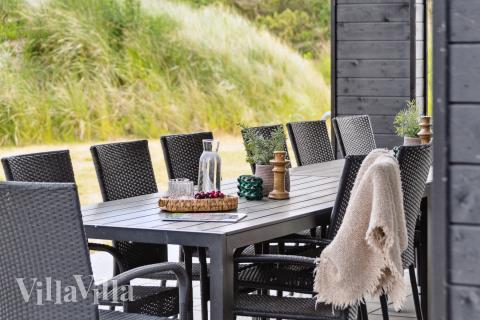 Das Luxusferienhaus Nr. 930 hat eine tolle Terrasse, die mit hochwertigen Gartenmöbeln für 14 Personen ausgestattet ist.